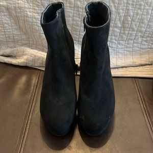 Black suede mossimo booties size 7, retro, side zip, platform